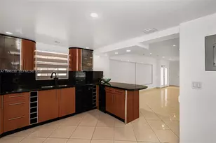 2545 NE 207th St, Miami, FL 33180 - Photo 13