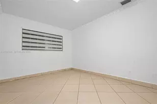 2545 NE 207th St, Miami, FL 33180 - Photo 15