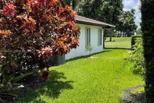19265 E St Andrews Dr, Hialeah, FL 33015 - Photo 9