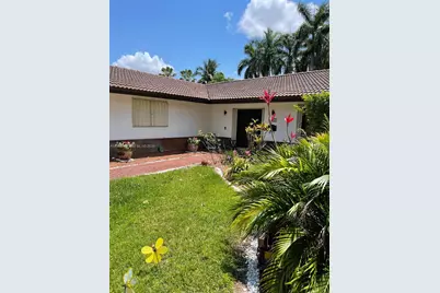 19265 E Saint Andrews Dr, Hialeah, FL 33015 - Photo 17