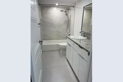 7160 Fairway Dr #J16, Miami Lakes, FL 33014 - Photo 11