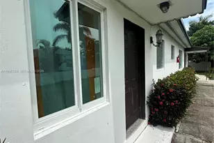 809 NE 2nd St, Hallandale Beach, FL 33009 - Photo 5