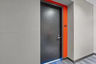 151 SE 1st St, Miami, FL 33131 - Photo 11