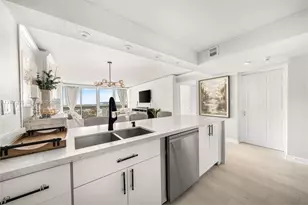 600 NE 36th St, Miami, FL 33137 - Photo 7