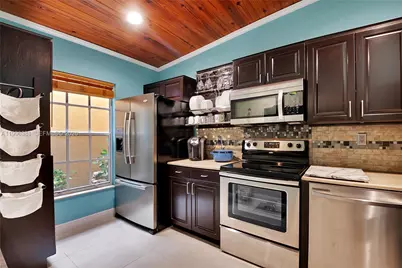 11426 NW 4th Ter #11426, Sweetwater, FL 33172 - Photo 9