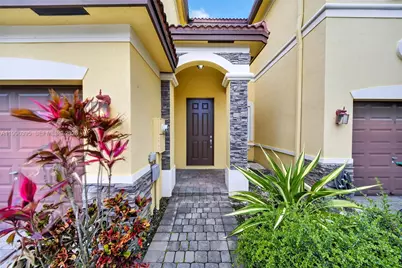 8766 NW 112th Path, Doral, FL 33178 - Photo 3