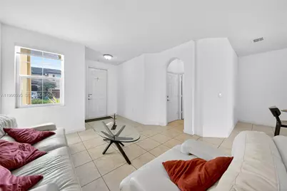 8766 NW 112th Path, Doral, FL 33178 - Photo 7