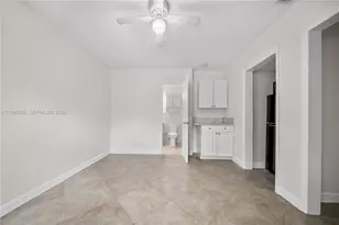 1041 NE 9th Ave, Fort Lauderdale, FL 33304 - Photo 11