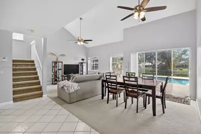 9481 Oak Grove Cir, Davie, FL 33328 - Photo 7