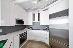 700 NE 25th St, Miami, FL 33137 - Photo 15