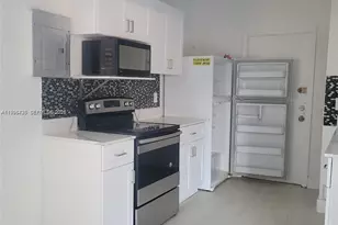 715 SW 6th St, Dania Beach, FL 33004 - Photo 3