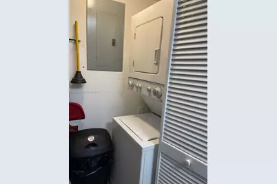 100 Lakeview Dr #207, Weston, FL 33326 - Photo 3