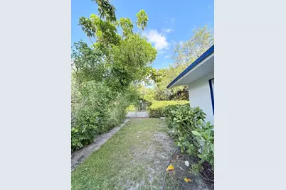 325 NE 131st St #A, North Miami, FL 33161 - Photo 59