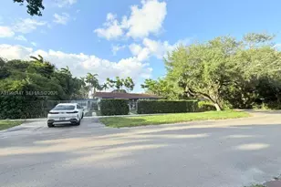 325 NE 131st St, North Miami, FL 33161 - Photo 65