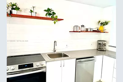 329 SW 3rd St, Boca Raton, FL 33432 - Photo 3