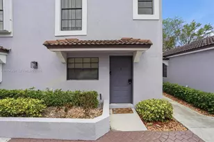 11719 NW 11th St, Pembroke Pines, FL 33026 - Photo 3