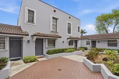 11719 NW 11th St, Pembroke Pines, FL 33026 - Photo 1