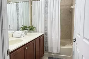 11605 NW 89th St, Doral, FL 33178 - Photo 19