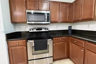 11605 NW 89th St, Doral, FL 33178 - Photo 7