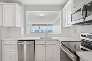 8233 Harding Ave, Miami Beach, FL 33141 - Photo 9