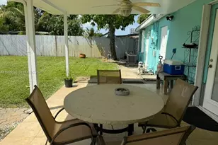 1115 Lake Geneva Dr, Lake Worth, FL 33461 - Photo 9