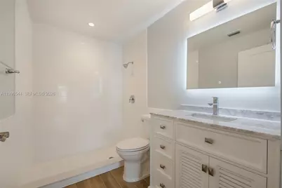 7426 SW 106th Pl, Miami, FL 33173 - Photo 11