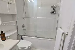 8956 W Flagler St, Miami, FL 33174 - Photo 11