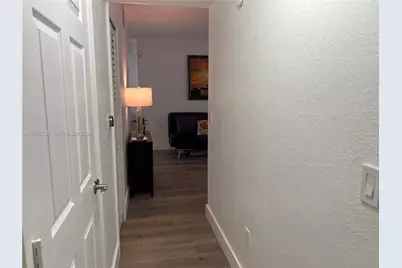 7211 NW 174th Ter #101, Hialeah, FL 33015 - Photo 5