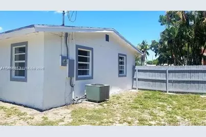 1218 NW 15th St, Fort Lauderdale, FL 33311 - Photo 13