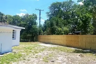 1218 NW 15th St, Fort Lauderdale, FL 33311 - Photo 9