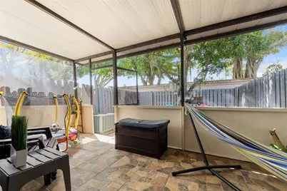 10500 NW 3rd St, Pembroke Pines, FL 33026 - Photo 27