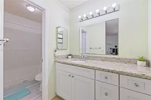 10500 NW 3rd St, Pembroke Pines, FL 33026 - Photo 15