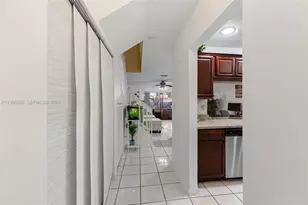 10500 NW 3rd St, Pembroke Pines, FL 33026 - Photo 23