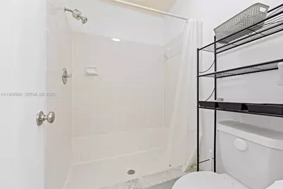 10500 NW 3rd St, Pembroke Pines, FL 33026 - Photo 17