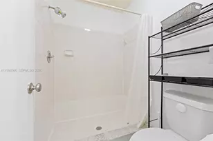 10500 NW 3rd St, Pembroke Pines, FL 33026 - Photo 17