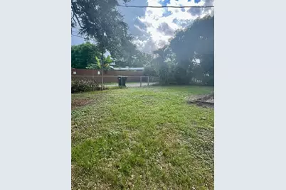 1776 NE 178 Street, Miami, FL 33162 - Photo 15