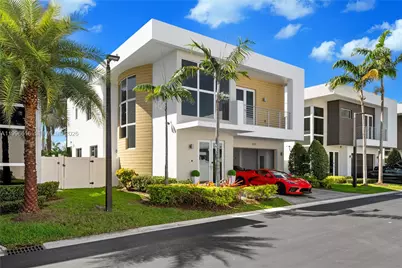 9830 NW 74th Ter, Doral, FL 33178 - Photo 3
