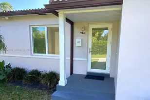 920 NE 108th St, Biscayne Park, FL 33161 - Photo 13