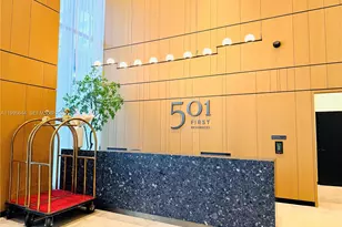 121 NE 5th St, Miami, FL 33132 - Photo 13