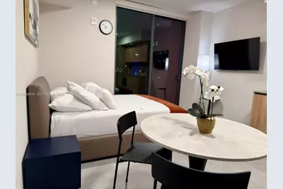 121 NE 5 St #901B, Miami, FL 33132 - Photo 3