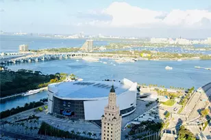 121 NE 5th St, Miami, FL 33132 - Photo 25