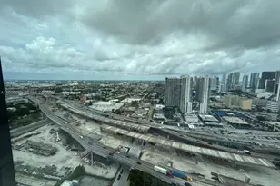 20 NE 11th St, Miami, FL 33132 - Photo 9