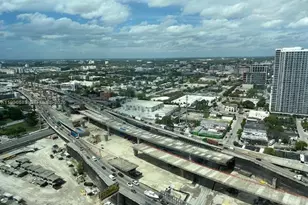 20 NE 11th St, Miami, FL 33132 - Photo 3