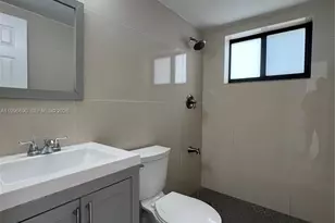 963 NW 5th St, Miami, FL 33128 - Photo 7