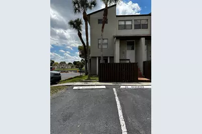10000 NW 9th St Cir #21, Miami, FL 33172 - Photo 1