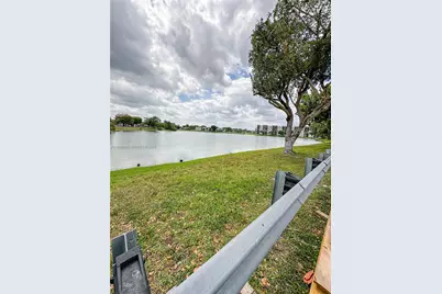 10000 NW 9th St Cir #21, Miami, FL 33172 - Photo 21
