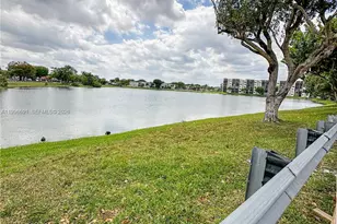 10000 NW 9th St Cir, Miami, FL 33172 - Photo 21