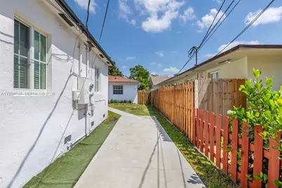 3027 SW 24th St, Miami, FL 33145 - Photo 27