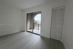 300 W 74th Pl, Hialeah, FL 33014 - Photo 7