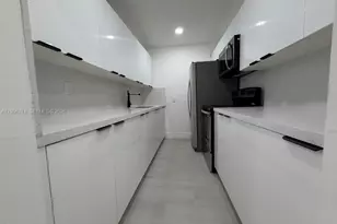 300 W 74th Pl, Hialeah, FL 33014 - Photo 5